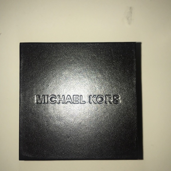 AUTHENTIC MICHAEL KORS WATCH! - Picture 2 of 4